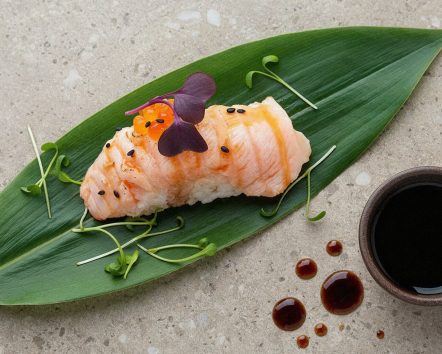 Shake Aburi Nigiri (2 Stk.)