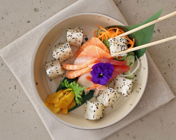 Barfüsser Mittagsmenu Sashimi mit Reis